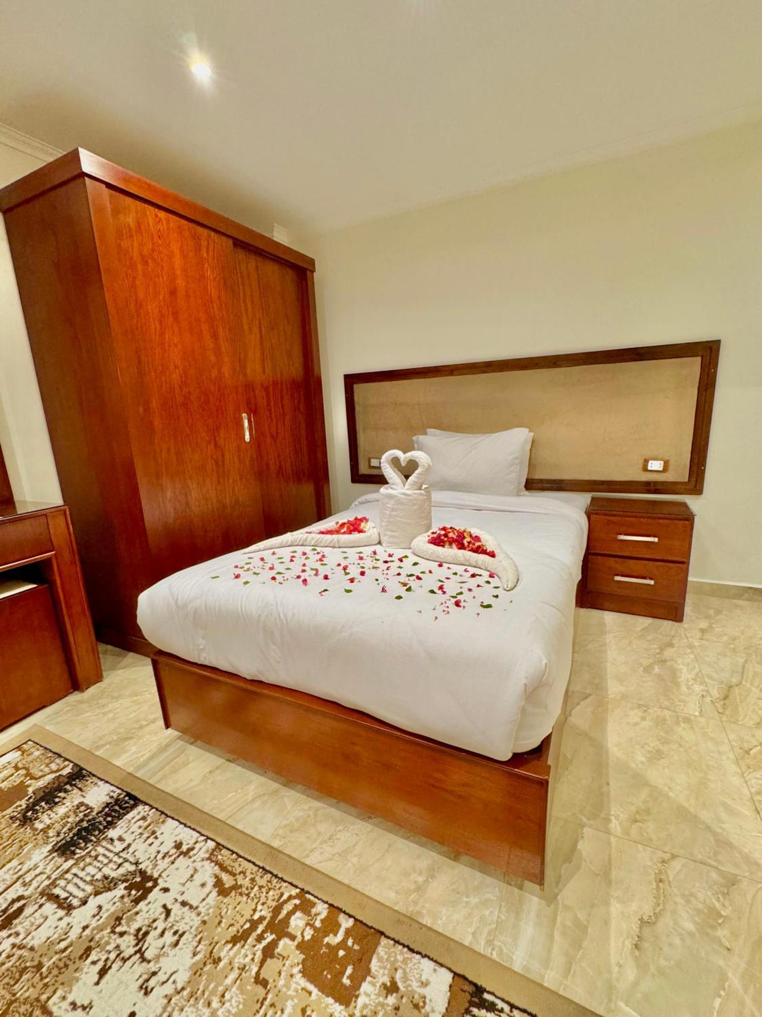 Flower Pyramids Inn Kafret el-Gabal Exterior photo