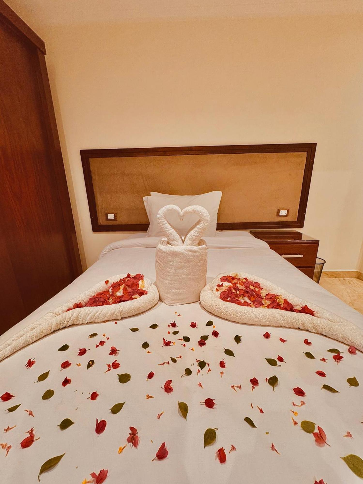 Flower Pyramids Inn Kafret el-Gabal Exterior photo